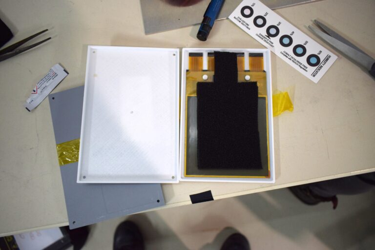 A Compact Silicon Sandwiches (CSIS) assembled at IFIC and transported to DESY in 3D printed cases.